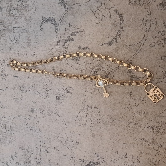 Vintage Artisan Craft Goldtone Lock And Key Necklace - Picture 2 of 8